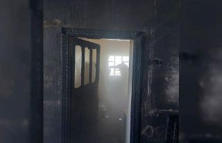 Yangında mahsur kalan çocuğu vatandaşlar kurtardı