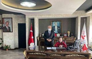 Yapıcı koltuğunu teslim etti