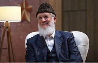 Yazar Bektaşoğlu: “Eğitim sadece 7-24 yaş arasına...