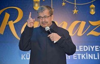 Yazar Hayati İnanç sevenleriyle buluştu