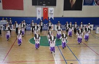 Yediocak Halk Oyunları Topluluğu iki dalda birincilik...