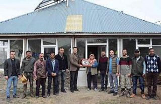 Yedisu Kaymakamı, şehit aileleriyle bir araya geldi