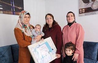 Yeni doğan bebeklerin ilk hediyesi Kağıthane Belediyesi’nden
