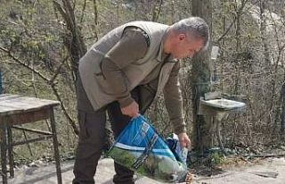 Yığılca’da hayvanlar için doğaya mama bırakıldı