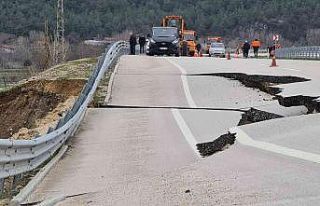 Yoğun sağanak ve kar suları heyelana sebep oldu:...