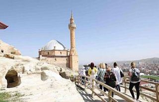 Yunan turistlerin Kayaşehir’e ilgisi devam ediyor