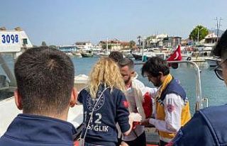 Yunanistan unsurlarınca geri itilen 25 göçmen kurtarıldı