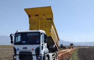 Yunusemre’de ova yolları düzenleniyor