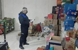 Zabıta ekipleri, marketlerde fiyat denetimi yaptı