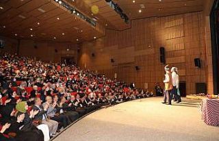 ‘Ziyafet Sofrası’ Samsun’da sahnelendi