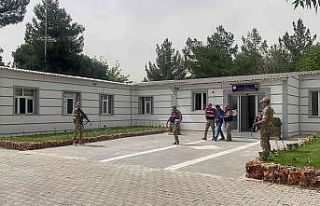 10 yıl 6 ay kesinleşmiş hapis cezası olan şahıs...