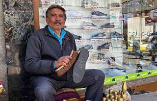 12 yaşında başladığı ayakkabı boyacılığı...