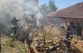 150 saman balyası küle döndü