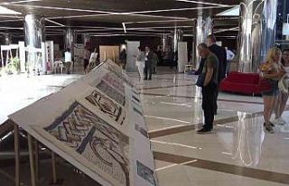 1700 yıllık kilisenin motifleri geleneksel yöntemlerle...