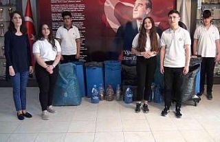 3 ayda 50 bin adet pil ve 30 bin adet mavi kapak topladılar