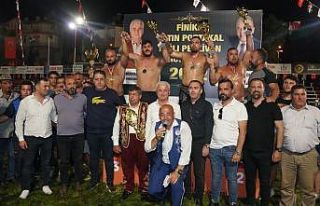 4. Finike Altın Portakal Yağlı Güreşlerinin Başpehlivanı...