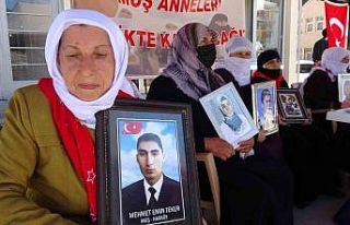 8 yıldır evladının yolunu gözleyen Gülbahar...