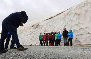 9 ilden Muş’a gelen fotoğraf sanatçıları mayıs...