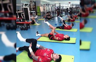 A Milli Futbol Takımı, sabah çalışmasıyla hazırlıklarını...