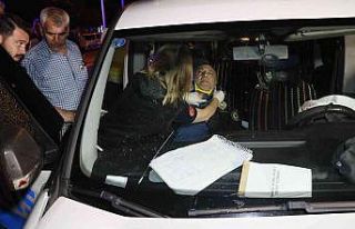 Adana’da polis aracıyla otomobil çarpıştı:...