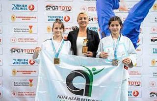 Adapazarı Belediyesi sporcularından bir şampiyonluk...