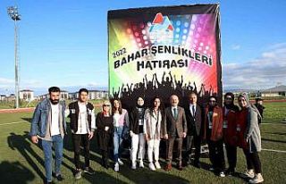 Ağrı Valisi Dr. Varol ile AİÇÜ Rektörü Prof....