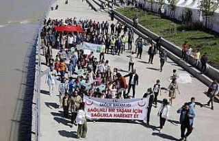 Ağrı’da sağlıklı yaşam yürüyüşü yapıldı