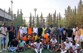 Akdenizli Afrikalılar futbol turnuvasında ter döktü