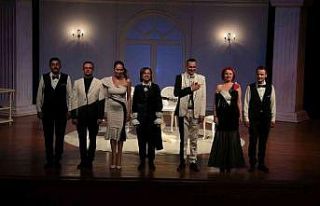 “Akşam Yemeği" tiyatro oyunu NEVÜ’de sahnelendi