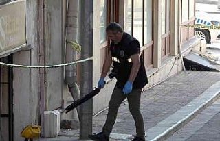 Alacağı için gittiği iş yerinde pompalı tüfekle...