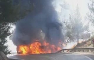 Alevlere teslim olan yolcu otobüsü küle döndü