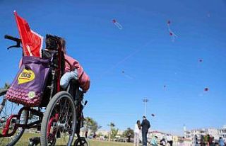 Aliağa’da engelli çocuklar uçurtma şenliğinde...