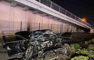 Alkollü halde kullandığı otomobili ile köprü...