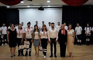 ALKÜ’lü paramedikler ilk yeminlerini etti