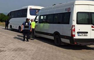 Altınova’da servis araçları denetlendi