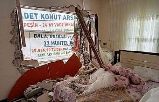 Ankara’da öğrenci aracı evin duvarına çarptı:...