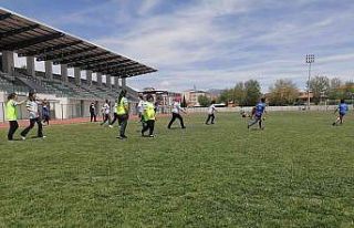Anneler Günü’nü yeşil sahada anneleriyle kutladılar