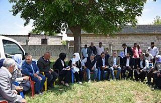 Annesi vefat eden ünlü türkücüye başkan desteği