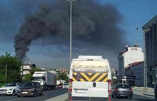 Arnavutköy’de büyük fabrika yangını