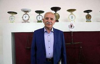 Asırlık terazileriyle hayalini kurduğu sergiyi...
