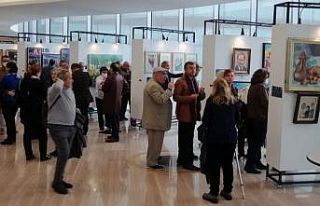 Askerlerin resim sergisine ilgi büyük