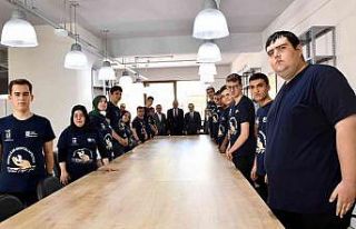 Ataç ve Küpeli özel bireylerle bir araya geldi