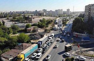 Ataşehir’de yolu kilitleyen tır trafiği 10 gündür...