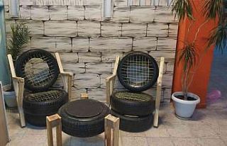 Atık malzemelerden oluşan Sıfır Atık Kütüphanesi...