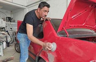 Baba-oğul kaportacılık mesleği devam ettiriyor