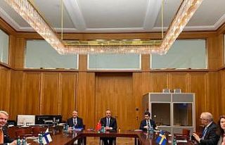 Bakan Çavuşoğlu, İsveçli ve Finlandiyalı mevkidaşlarıyla...