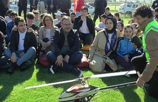 Bakan Kasapoğlu: "Gençlerimizle yarınların...
