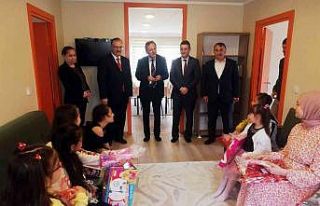 Bakan Yardımcısı Duran, bayramda çocuk ve yaşlıları...