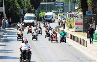 Balçova’da akülü araç farkındalık yarışı