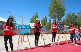 Başkale’de ‘Renkler’ isimli resim sergisi açıldı